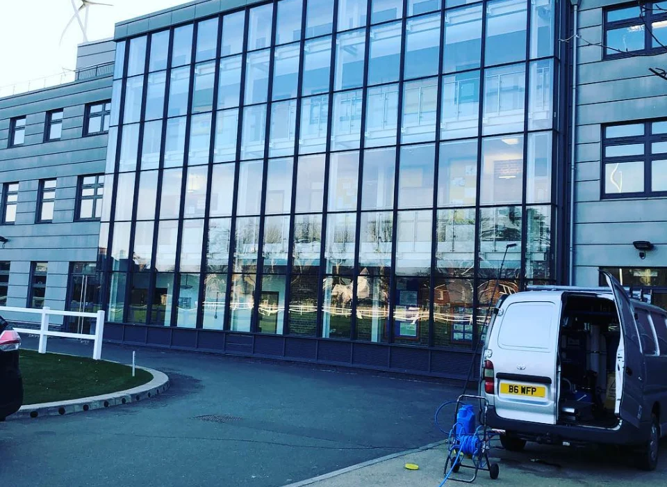 commercial window cleaning wimbledon