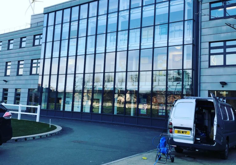 commercial window cleaning wimbledon